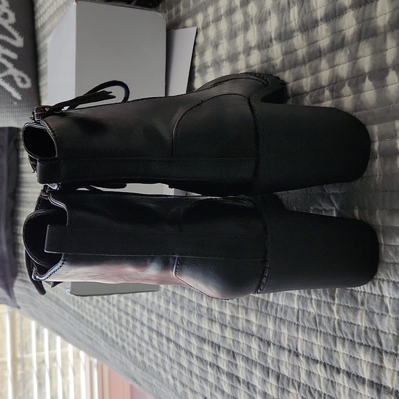 Boots - Picture 6 of 8